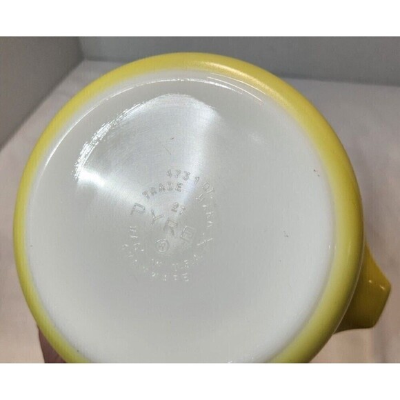 Vintage Pyrex 473 1 Quart Casserole Baking Yellow Round No Lid USA - Picture 5 of 6